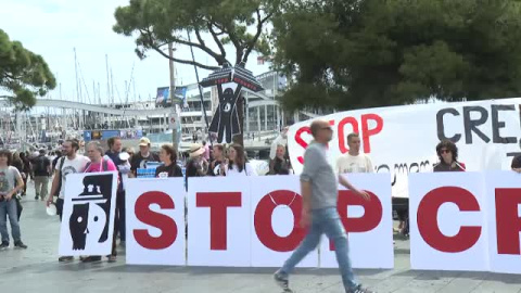 Una manifestación en Barcelona reclama acabar con el turismo de cruceros