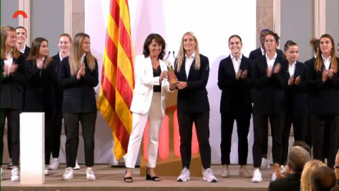 Las jugadoras del Barça reciben la Medalla de Honor en la categoría de Oro del Parlament