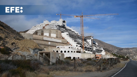 Carboneras no aprueba la modificación necesaria para anular la licencia de El Algarrobico