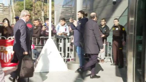 Un Sevilla en alza se prepara para la batalla en el Camp Nou