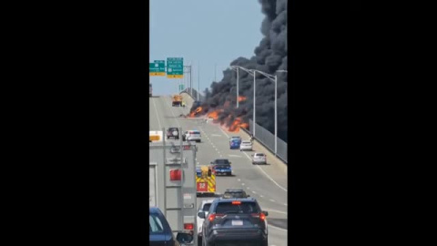 El vuelco de un camión cisterna provoca un incendio en un puente de Connecticut