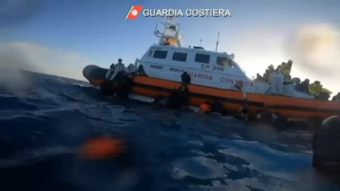 La Guardia Costera italiana rescata a 1.200 migrantes en alta mar