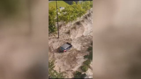 Una sorprendente tromba de agua sorprende a los conductores en Zaragoza