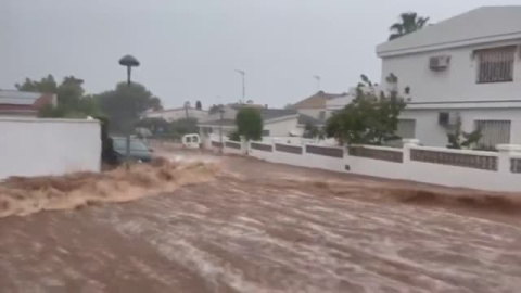 La DANA se ceba con Alcanar y obliga al confinamiento de sus vecinos