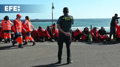 Llegan alrededor de 300 personas migrantes en 4 cayucos a El Hierro y dos neumáticas a Lanzarote