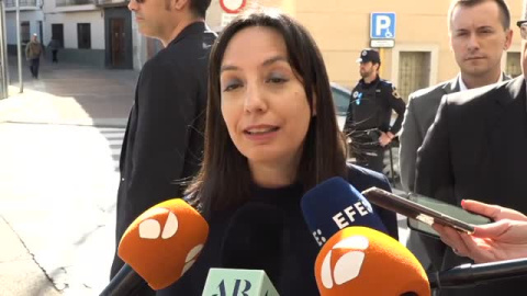 Mercedes González responde a los que cuestionan su formación para dirigir Guardia Civil