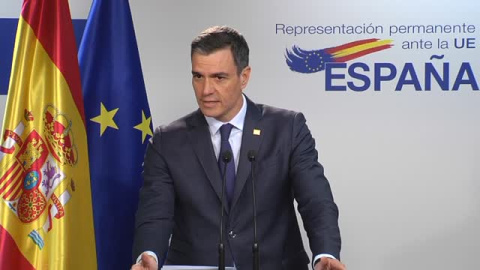 Sánchez acusa a Feijóo de superar la "deslealtad a España" de Pablo Casado 