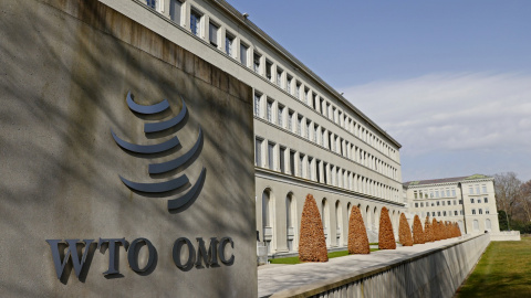 El logo de la Organización Mundial del Comercio (OMC, o WTO, en sus siglas en inglés) en Ginebra (Suiza). REUTERS/Denis Balibouse Purchase