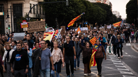 Arriba a València la columna de manifestants des de l'Horta Sud.