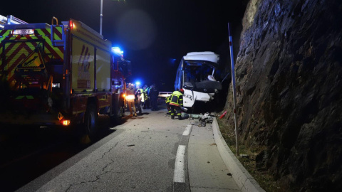 Efectivos de Bomberos de los Pirineos Orientales en el lugar del accidente, a 1 de diciembre de 2024.