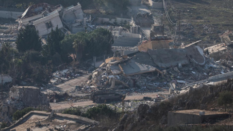 Tropas israelíes se retiran de Líbano.