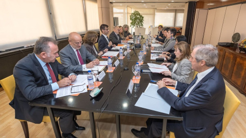 Primera reunión del Consejo de Administración de RTVE, presidida por José Pablo López.