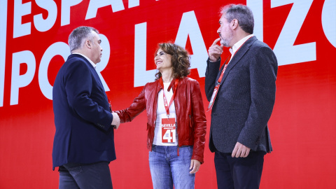  El secretario de Organización del PSOE, Santos Cerdán, junto a el secretario general del PSOE de Andalucía, Juan Espadas, durante el primer día del 41 Congreso Federal del PSOE. Rocío Ruz / Europa Press.