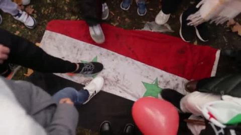 La Unión Europea celebra la caída de Al Assad y pide una transición pacífica en Siria