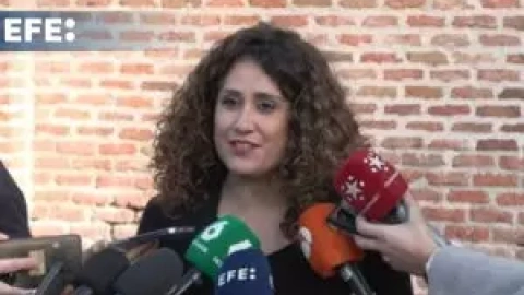 Junts y ERC tensan la cuerda con el PSOE a las puertas de la ...