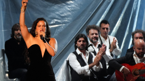 La cantante Rosalía durante la gala de entrega de los Latin Grammy 2023, en el Palacio de Congresos de Sevilla, a 16 de noviembre de 2023. María José López / Europa Press