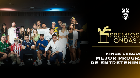 El equipo al completo de la Kings League. Foto: Kosmos