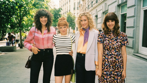 De izquierda a derecha: Lola (Silma López), Valeria (Diana Gómez), Nerea (Teresa Riott) y Carmen (Paula Malia), las protagonistas de la serie 'Valeria'. Foto: Netflix