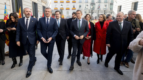 Alberto Núñez Feijóo junto a los presidentes autonómicos de PP, el pasado viernes 6 de diciembre.