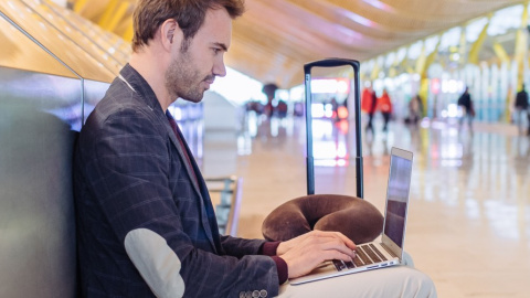 Espacios de trabajo en los aeropuertos de Aena, para aprovechar el tiempo