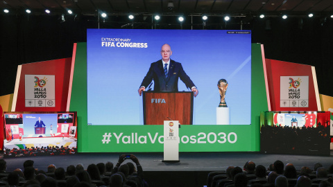 El presidente de la FIFA, Gianni Infantino, anuncia oficialmente el Mundial 2030 en España, Marruecos y Portugal.