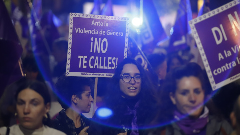 Imágenes de la manifestación con motivo del 25N en Málaga.