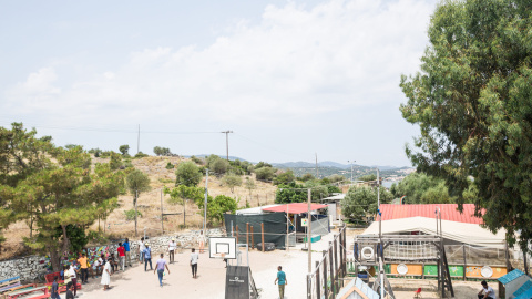 Una de las zonas del centro comunitario Paréa, en la zona de Kara Tepe y no lejos del único campo para solicitantes de asilo activo en la isla de Mavrovouni.