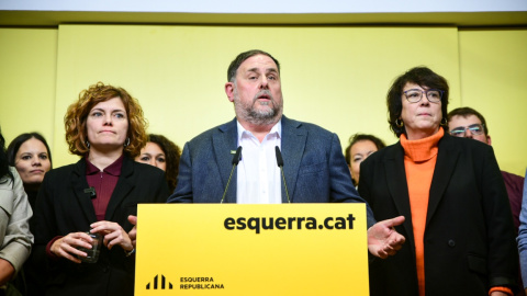 Oriol Junqueras, amb Elisenda Alamanya i Diana Riba als costats, compareix després de recuperar la presidència d'ERC.