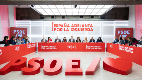 El presidente del Gobierno y secretario general del PSOE, Pedro Sánchez, preside la reunión de la Ejecutiva Federal del PSOE, este lunes en la sede de Ferraz en Madrid.