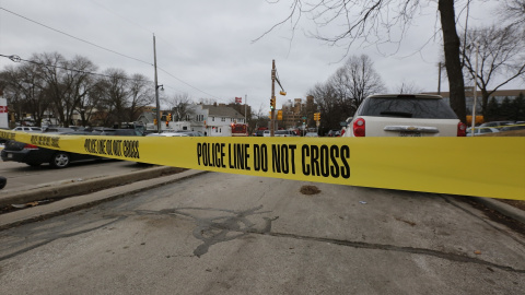 Cordón policial durante un tiroteo que tuvo lugar en Wisconsin (EEUU).