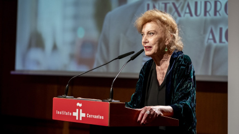 La actriz Marisa Paredes interviene durante la XXVII edición de los 'Premios Club de las 25', en el Instituto Cervantes, a 24 de octubre de 2024, en Madrid (España). Imagen de archivo.