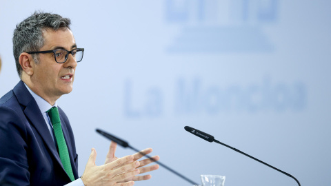 El ministro de Justicia, Félix Bolaños durante la rueda de prensa posterior a la reunión del Consejo de Ministros, este martes en el Palacio de la Moncloa, en Madrid