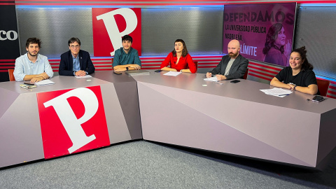 Pablo Posse, Esteban Álvarez, Ana Uhía, Antonio Sánchez, Blanca Martínez posan en el plató de Público tras un debate moderado por Chema Molina