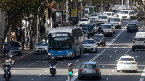 Un autobús de la EMT, a 9 de diciembre de 2024, en Madrid.