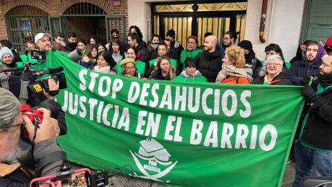 Vecinos de Vallecas apoyan a Mariano, que se enfrenta a un nuevo intento de desahucio (19/12/2024)