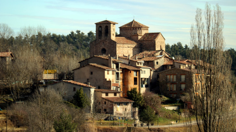 El poble de Sant Jaume de Frontanyà amb la seva joia del romànic