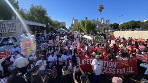 Una asociación por los derechos humanos se manifiesta en Nueva York ante el miedo de la deportación masiva que anunciaba Trump, a 20 de diciembre de 2024.