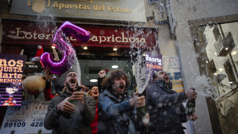 Foto de archivo de algunos de los agraciados con el Gordo de la Lotería de Navidad 2023.