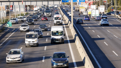 Circulación lenta en la A-4 en Madrid este viernes 20 de diciembre.