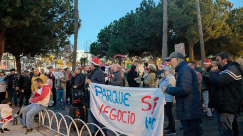 Una de las masivas concentraciones vecinales en protesta por la privatización del parque