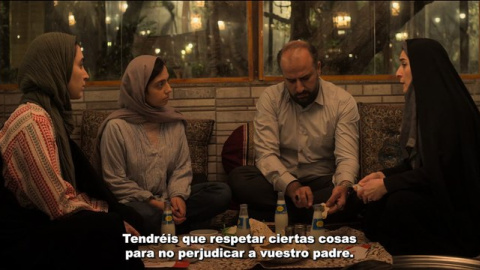 El cineasta iraní Mohammad Rasoulof rodó en secreto en Irán 'La semilla de la higuera sagrada', valiente película de denuncia sobre la represión a las mujeres en su país, que ha ganado el Premio Especial del Jurado, el Premio del Jurado Ecuménico y el Premio FIPRESCI en el Festival de Cannes, además del Premio del Público a la mejor película europea en el Festival de San Sebastián.