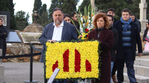 La direcció d'ERC, amb Oriol Junqueras i Elisenda Alamany al capdavant, en l'homenatge a Macià.