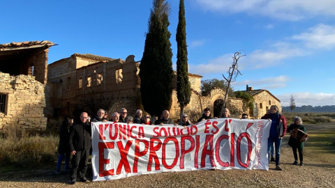 Un grup de persones demana l'expropiació de la Casa de Vallmanya, Cal Macià