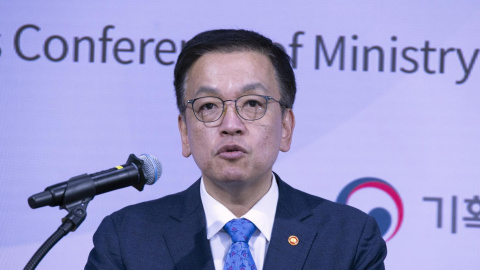 El presidente interino de Corea del Sur, Choi Sang-mok.