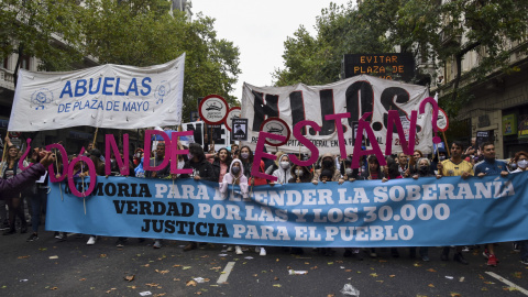 Protesta de las Abuelas de Plaza de Mayo contra las desapariciones forzadas en Argentina, a 27 de agosto de 2022.