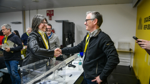 Bàrbara Lligadas i Josep Maria Jové escenifiquen el relleu en el Consell Nacional d'ERC.