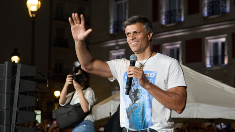 El opositor venezolano Leopoldo López interviene durante una nueva protesta contra Nicolás Maduro en Madrid.