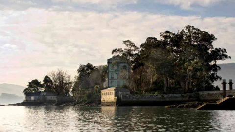Illa de San Simón La isla de San Simón, en la ría de Vigo.