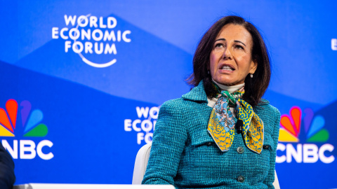 La presidenta del Banco Santander, Ana Botín, durante su participación en el Foro de Davos 2025.