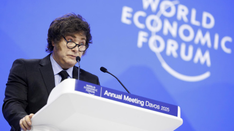 El presidente de la República Argentina, Javier Milei, interviene en una mesa redonda durante la 55ª reunión anual del World Economic Forum, en Davos, Suiza.